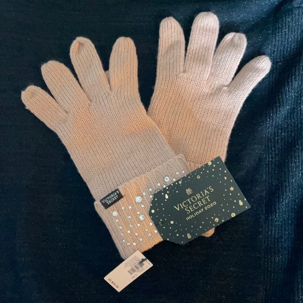 🤗NWT  Victoria’s Secret sparkle gloves size OS